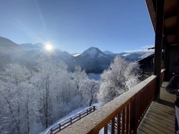 Vue enneigée depuis le balcon